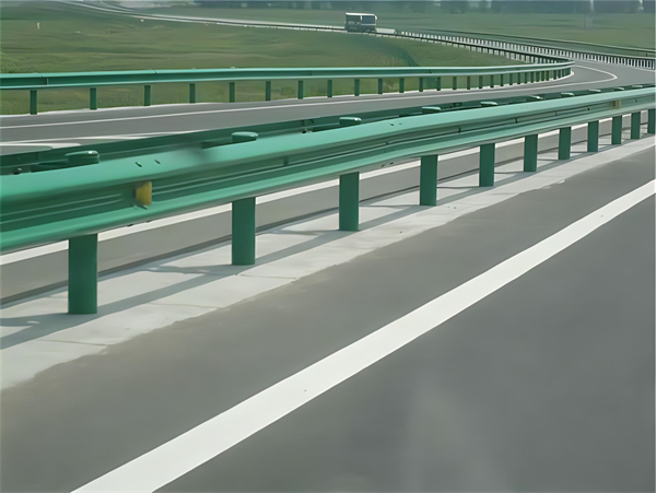 濮阳高速护栏板守护安全广泛应用于多个行业